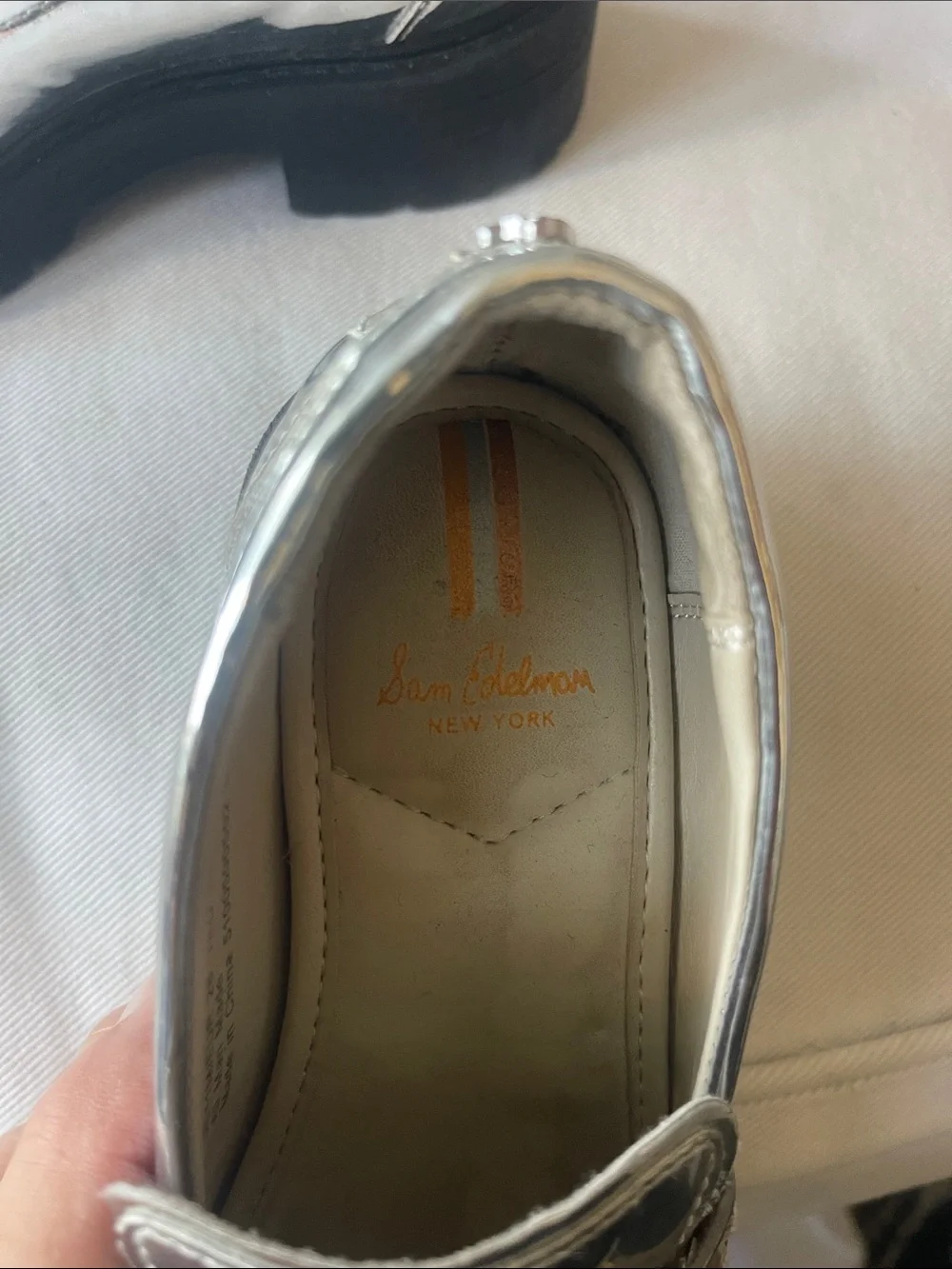 SAM EDELMAN NEW YORK Girls Size 11 Metallic Silver Loafer  w/ Gold Chain Detail